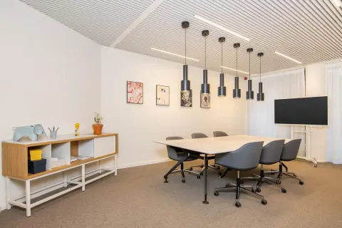 Meeting rooms — HQ WI, Oshkosh - Main St, Oshkosh, WI