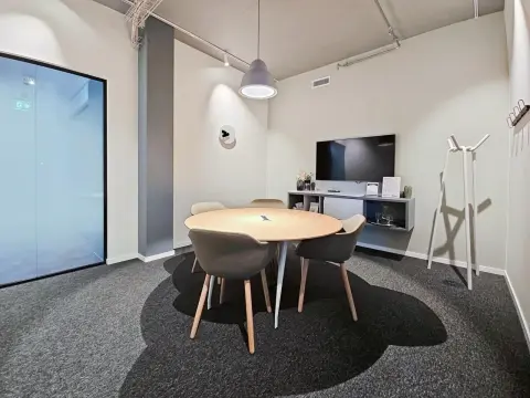 Meeting rooms — Regus ON, Mississauga - Toronto Airport Corporate Centre, Etobicoke, ON