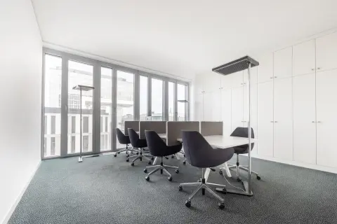 Coworking day pass — Regus CA, Folsom - Iron Point, Folsom, CA