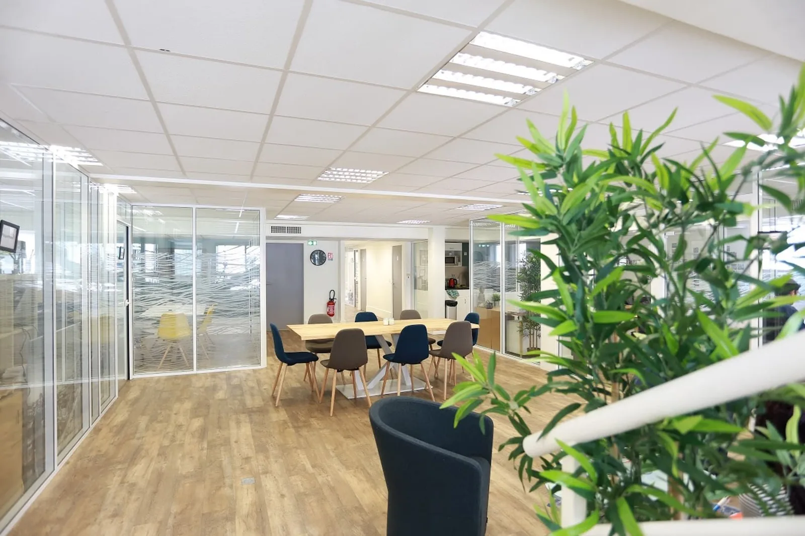 Work in Cardinet, Meeting room for 8 people, Paris 17e