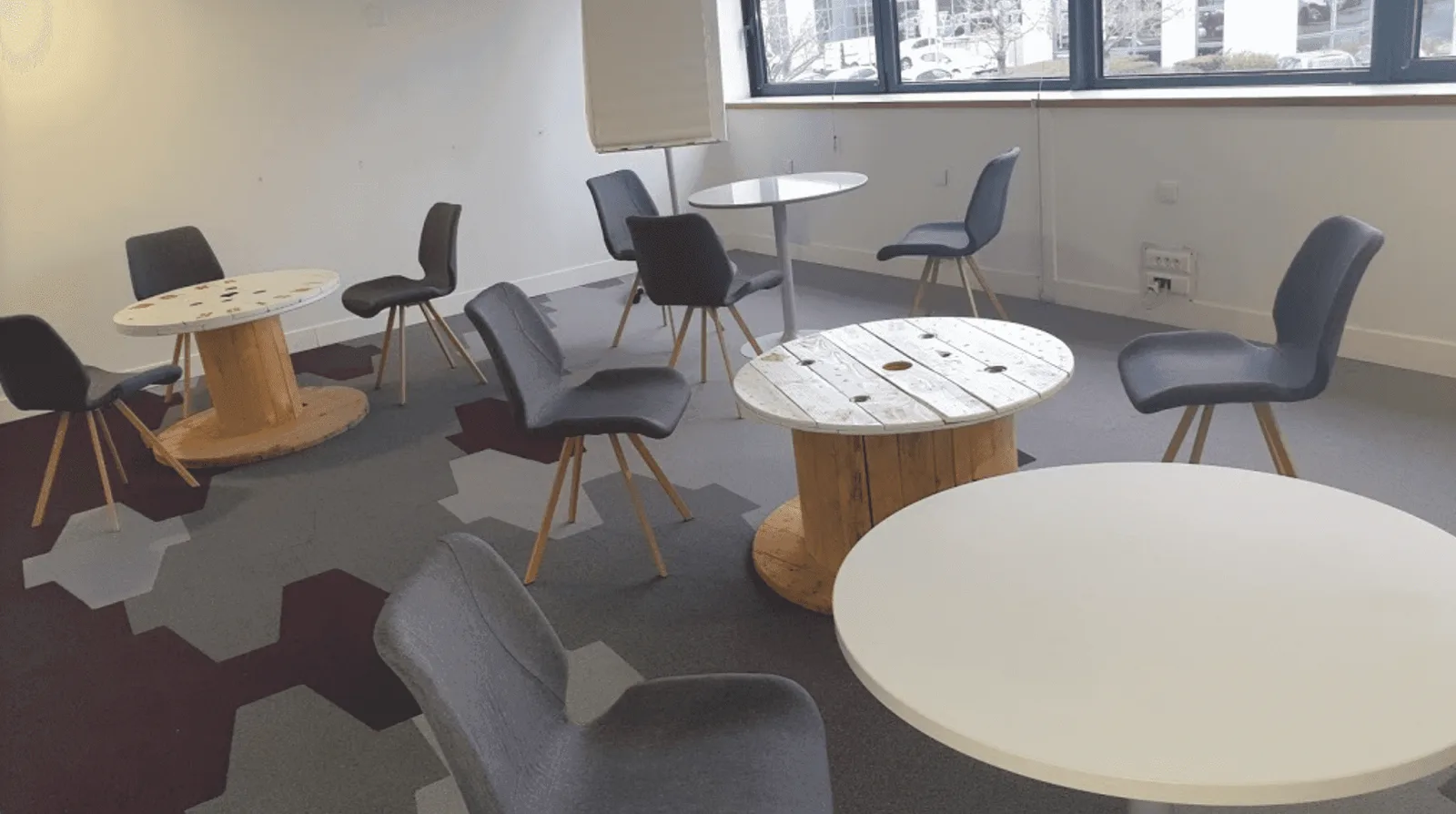 Work Inside, Lounge, Palaiseau