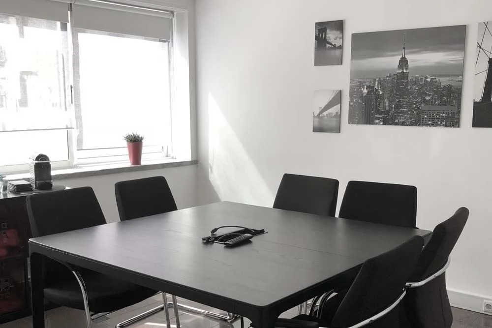 Work'In Marquês Offices, Meeting room for 6 people, Lisbon