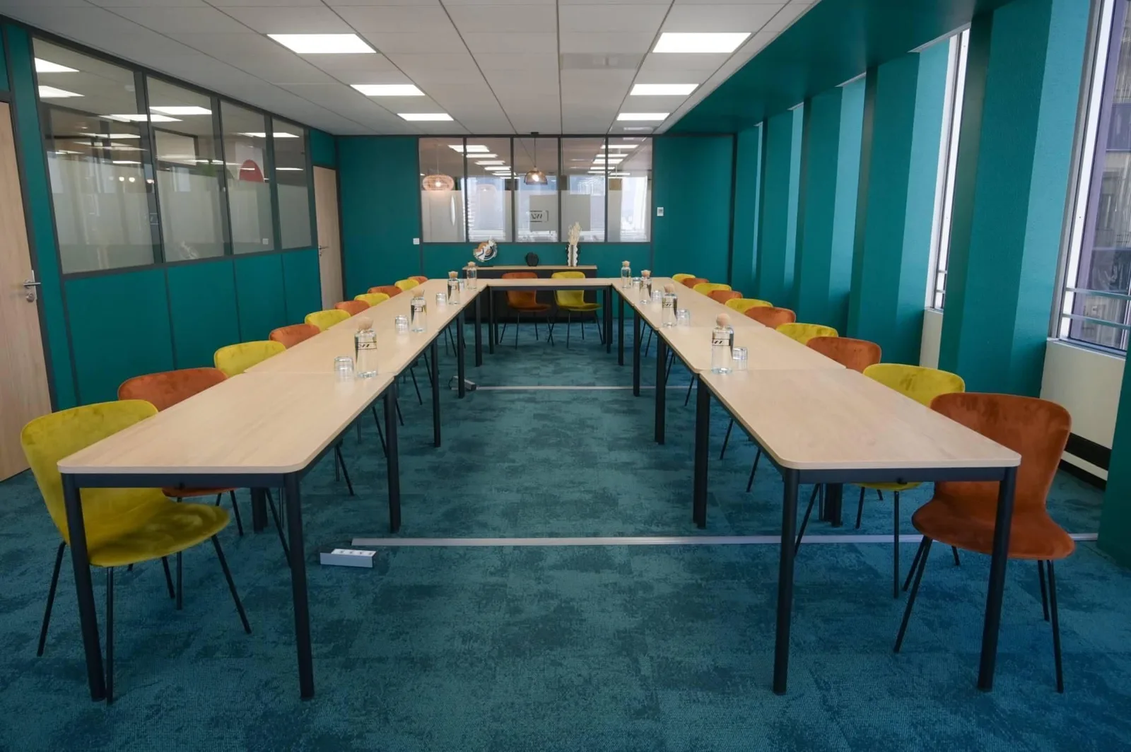 Work & Share La Défense, Meeting room for 18 people, Puteaux