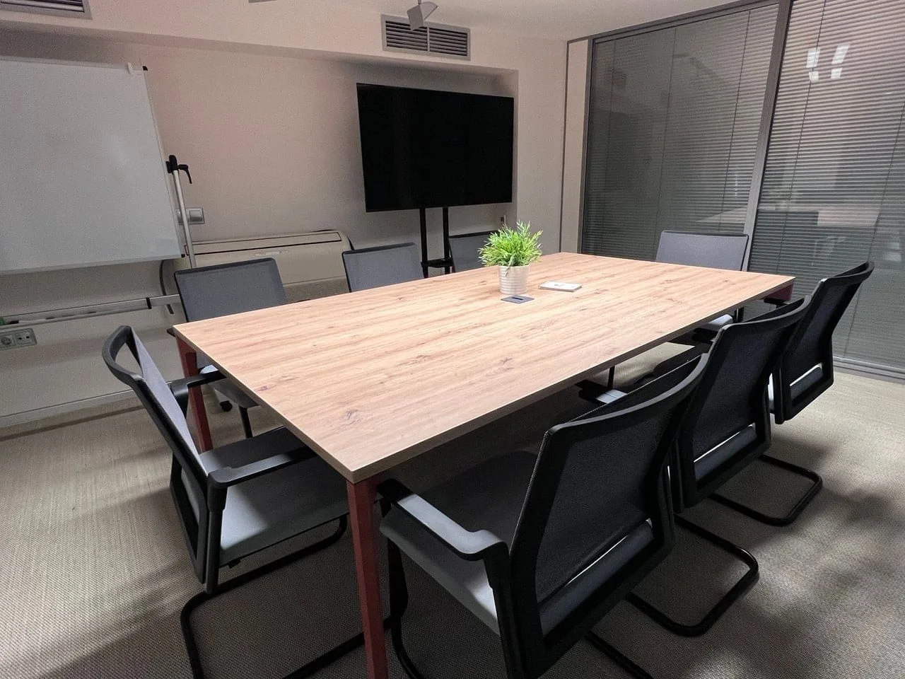 Workin Company, Meeting room for 8 people, Seville