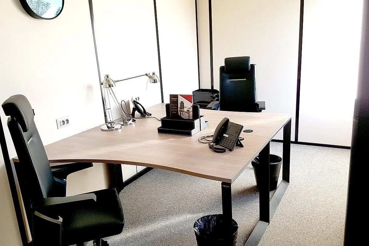 Working Rolls Valence, Private office, 2 desks, Valence