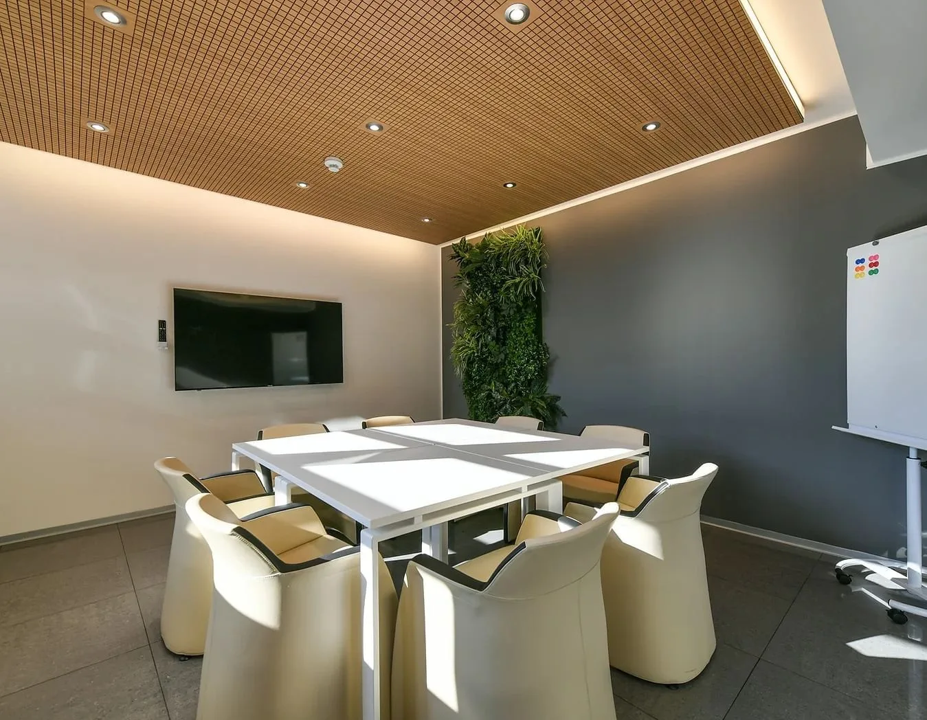 Worklick.Space, Salle de réunion 8 personnes, Agno