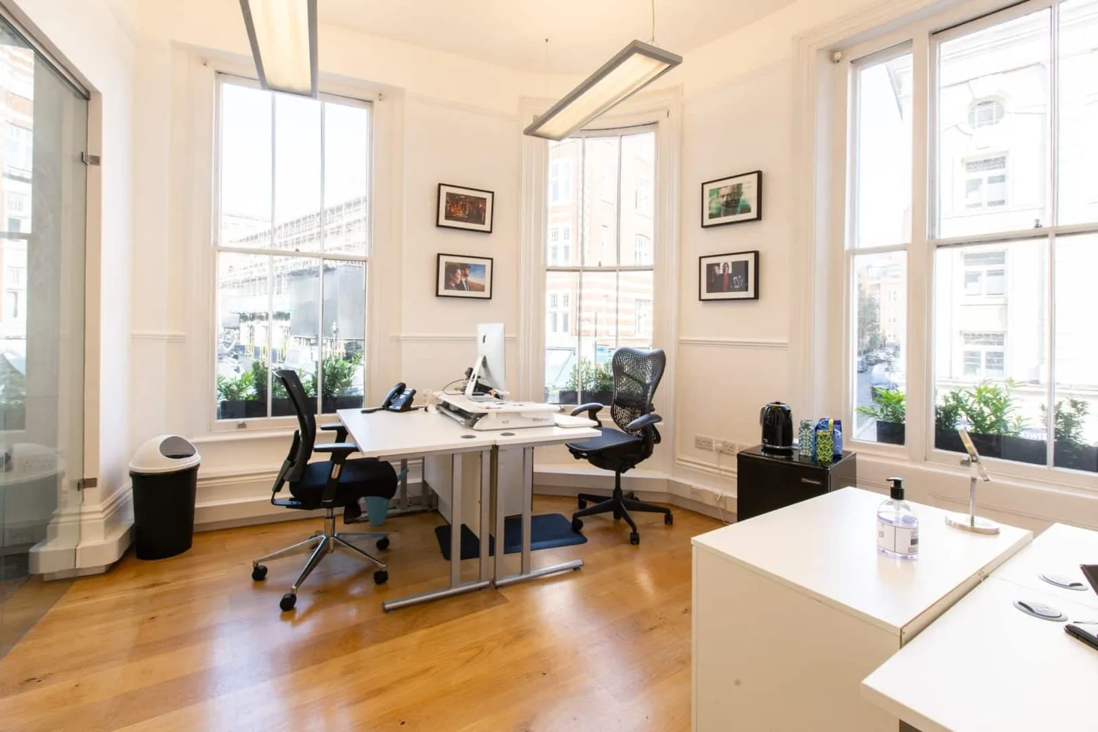 WorkPad Offices - 17 St. Anne's Court W1, Bureau privatif 2 postes, Londres