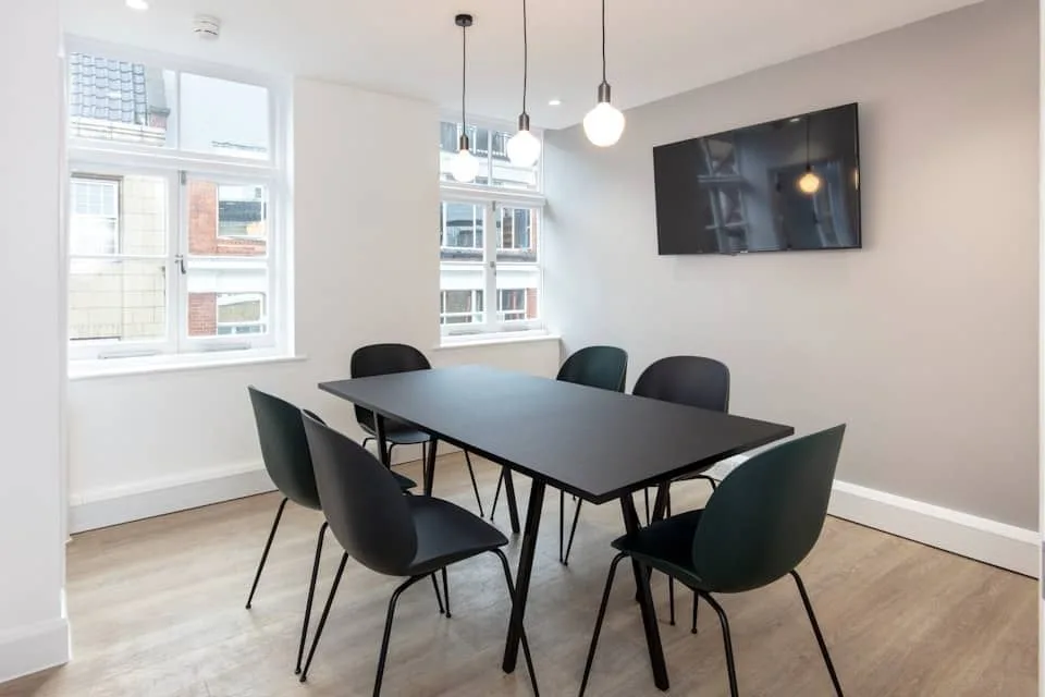 WorkPad Offices - 34-35 Berwick street, Meeting room for 6 people, London