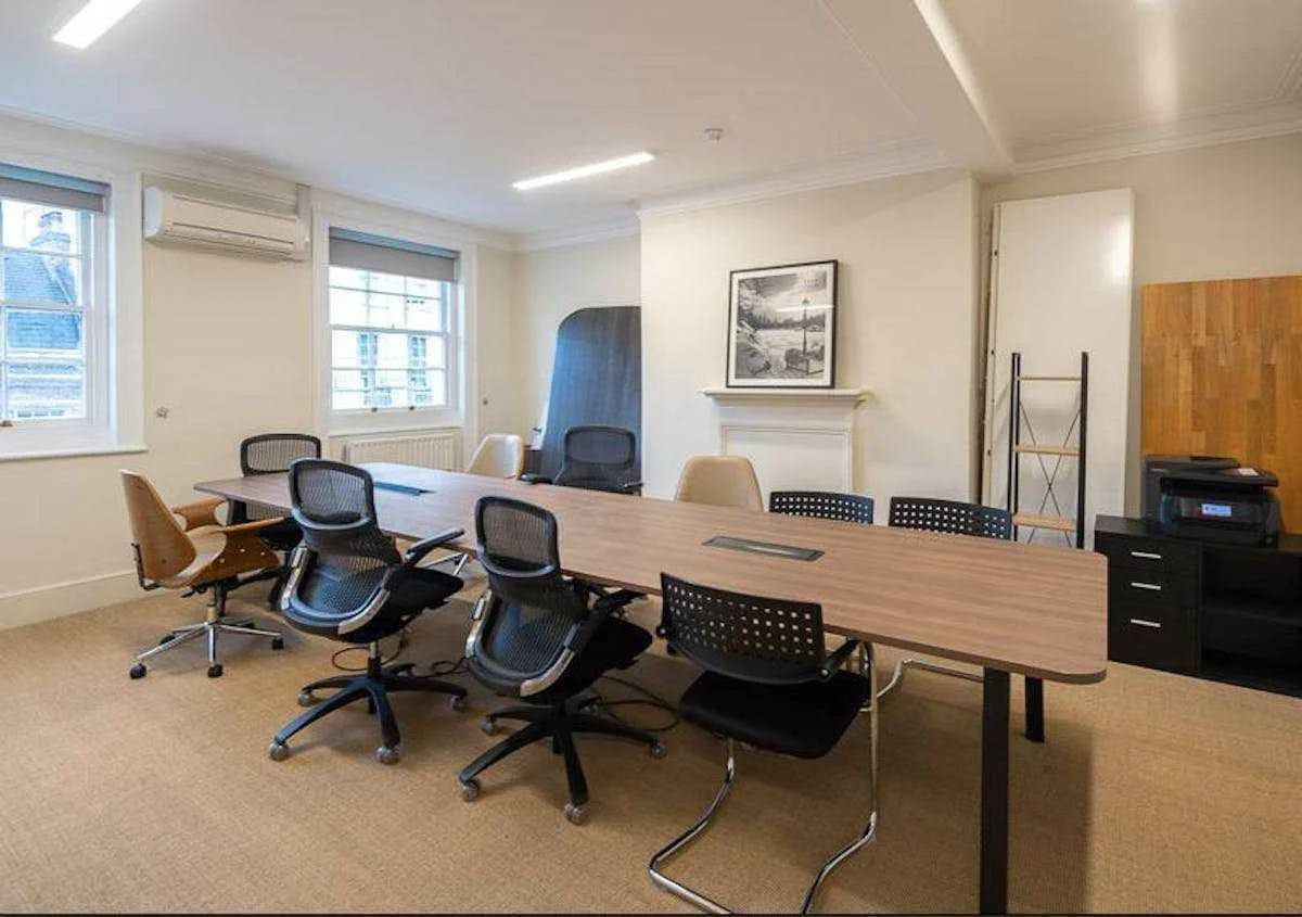 WorkPad Offices - 4 Fitzhardinge Street , Meeting room for 9 people, London