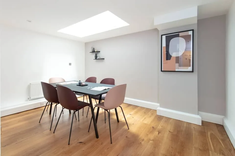 WorkPad Offices - 54 South Molton Street, Meeting room for 6 people, London