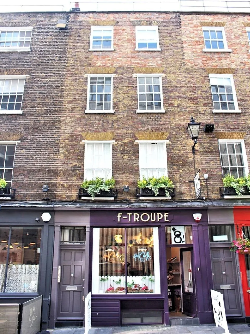 WorkPad Offices - 6-8 Ganton Street, Façade, Londres