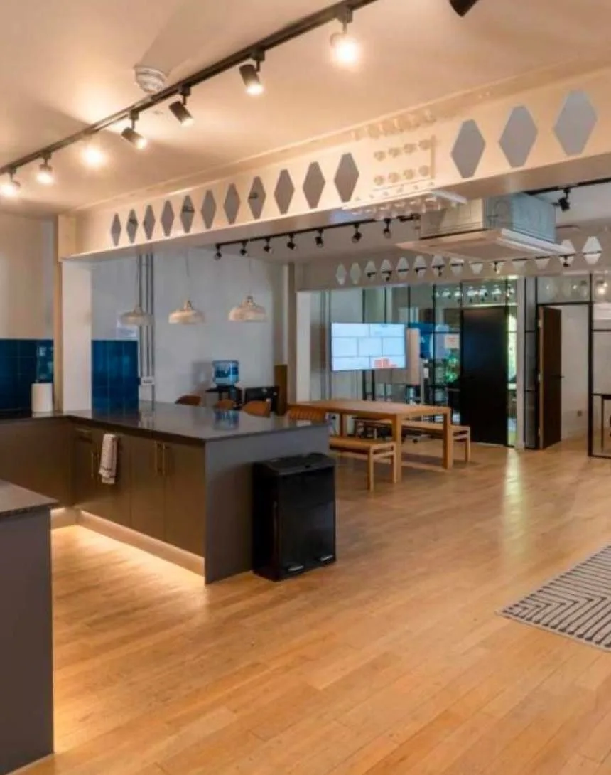 WorkPad Offices - 68A Neal Street, Cuisine, Londres