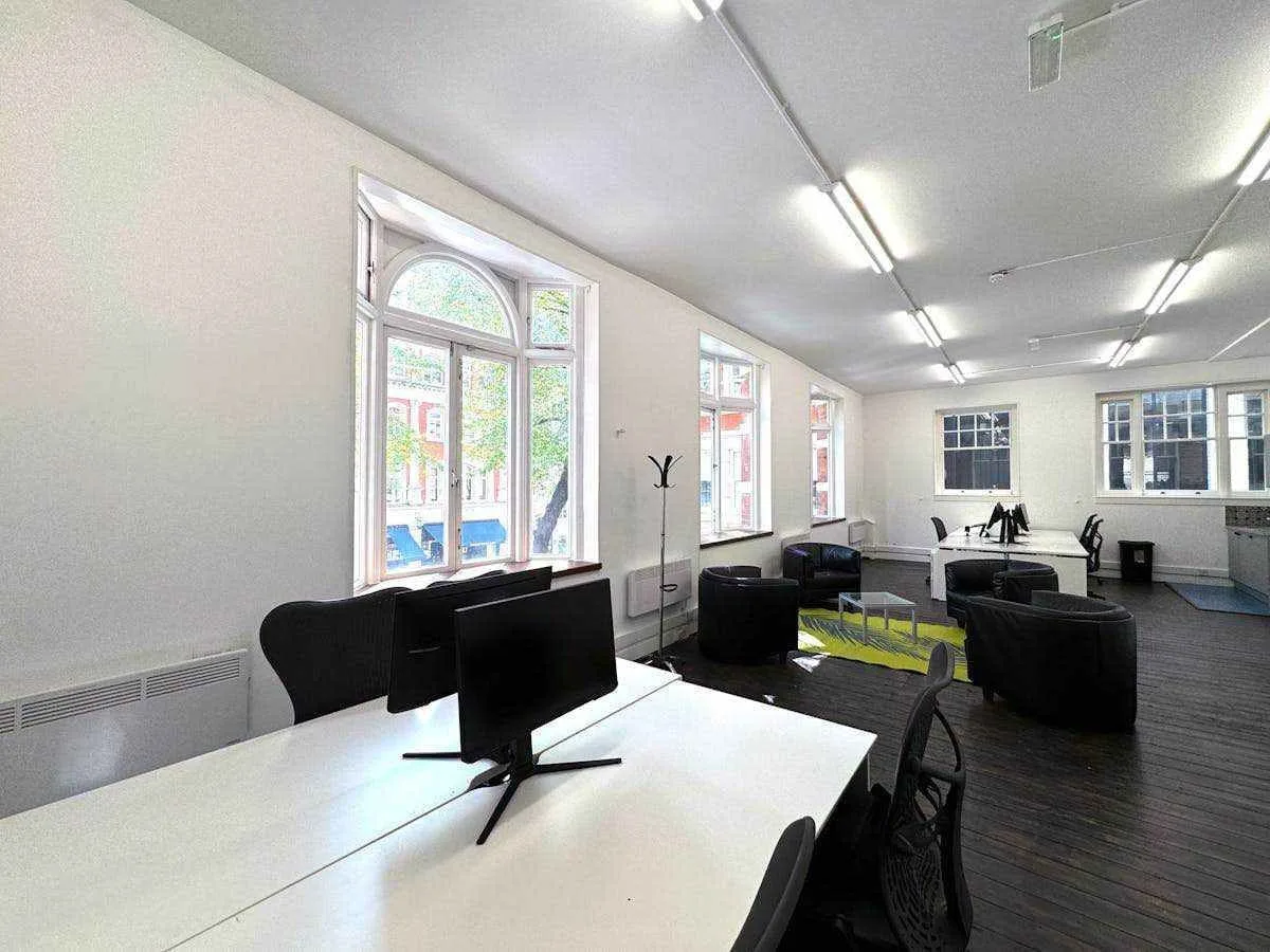 Workplace Plus 11-13 Market Place, Open-plan office, London