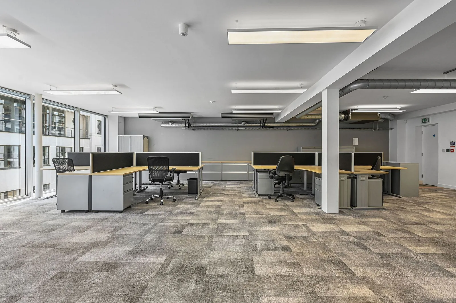 Workplace Plus 250 Tottenham, Open-plan office, London
