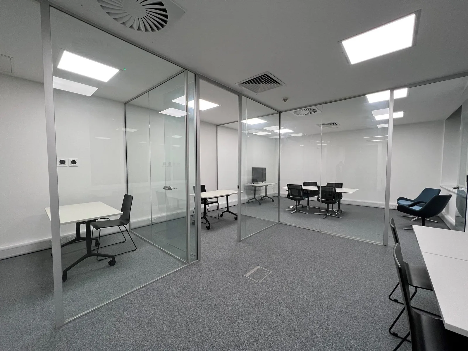 Workplace Plus 9 Kingsway, Salle de réunion 6 personnes, Londres