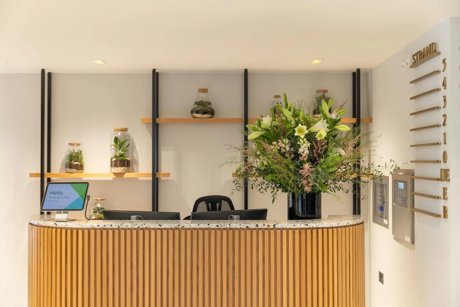 Workplace Plus Ivybridge House, Reception, London