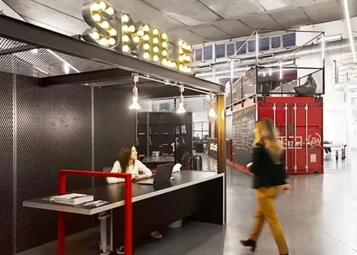 Workspace - Chiswick Studios, Réception, Brentford
