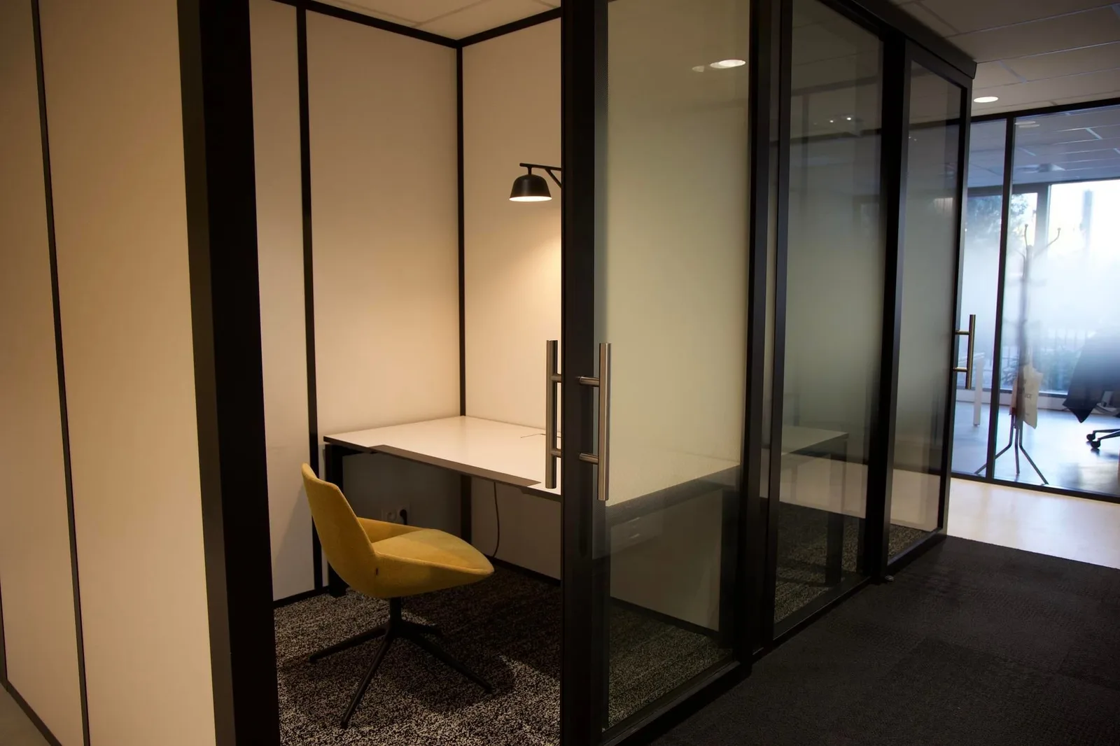 The WorkStation, Telefonkabine, Mauguio