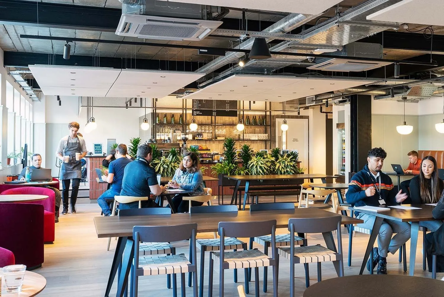 Yorkshire House, Cafétéria, Leeds