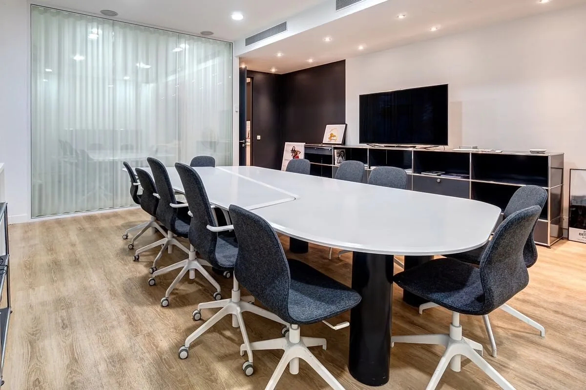 YouFirst 24 Royale, Meeting room for 12 people, Paris 8e
