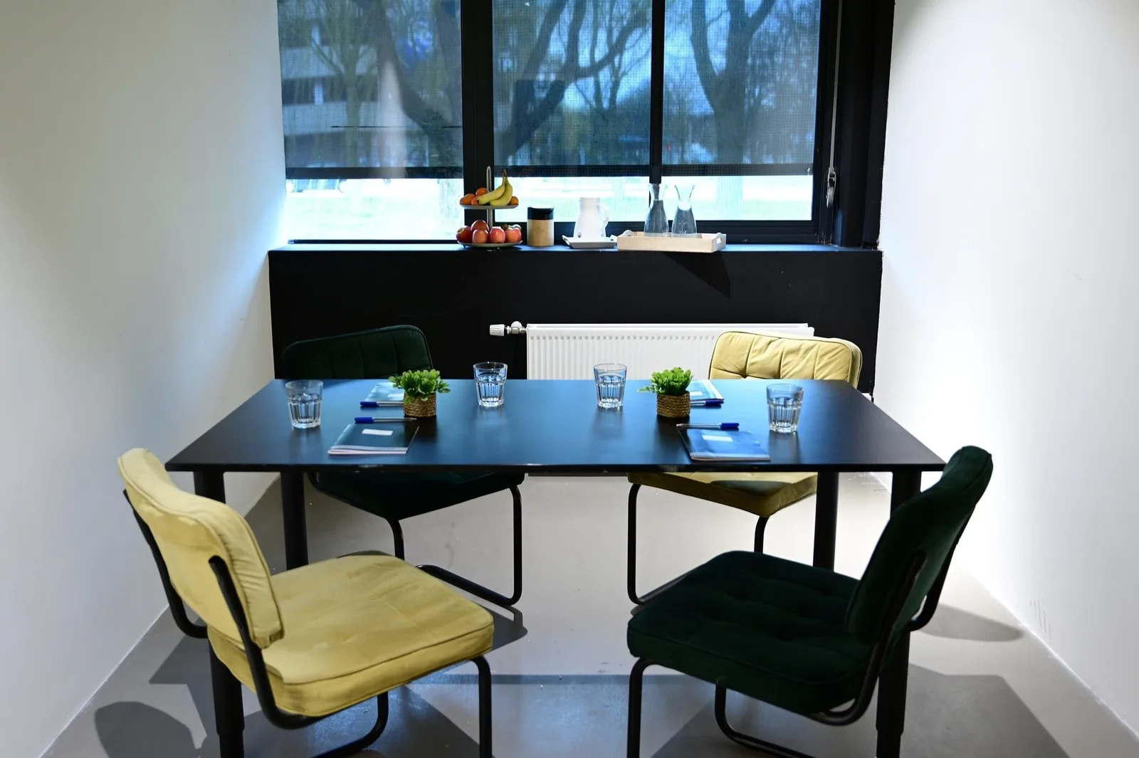Young Workspaces Volmerlaan, Salle de réunion 4 personnes, Rijswijk