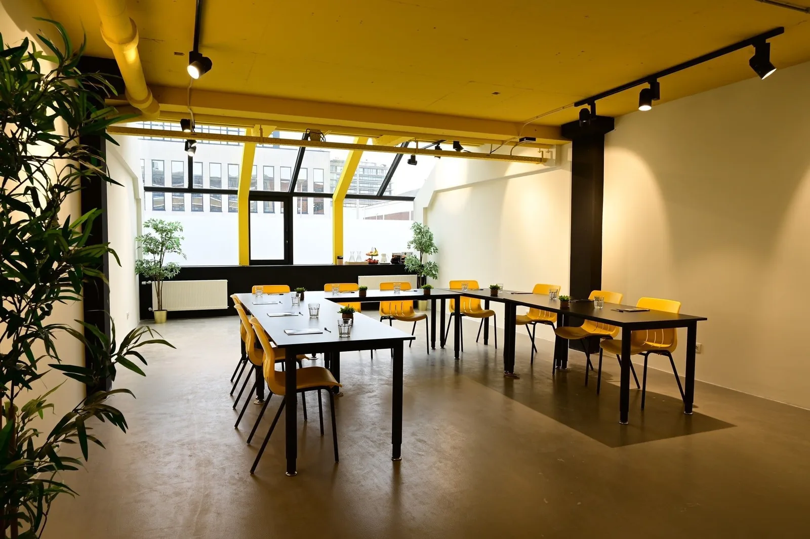 Young Workspaces Volmerlaan, Salle de réunion 10 personnes, Rijswijk