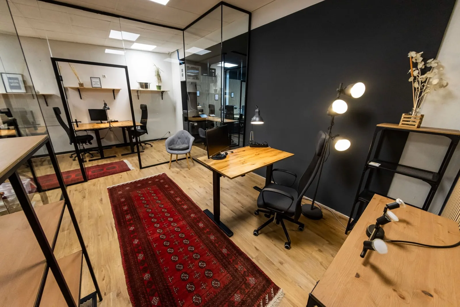 ZWO65 Southside Office, Private office, 3 desks, Trier